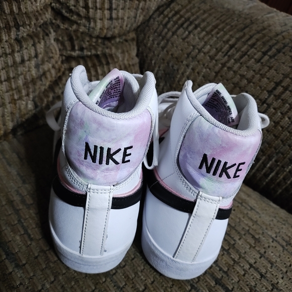 Nike Blazer Mid 77 SE GS White Arctic Punch Youth Size 5Y DD1847-101 Clean - Picture 4 of 8
